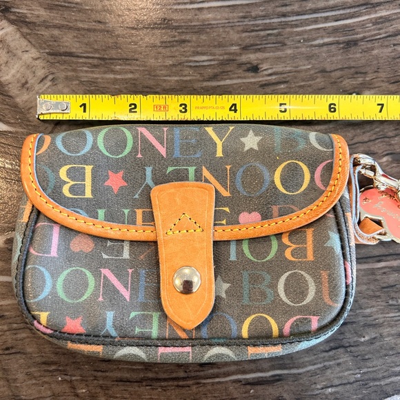 Dooney & Bourke wristlet wallet in perfect condition! - Picture 7 of 9